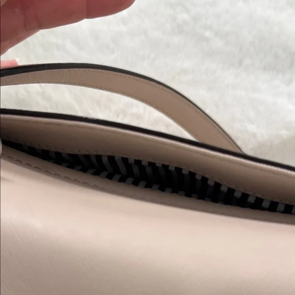 Kate Spade Beige Crossbody Bag EUC - Picture 4 of 11